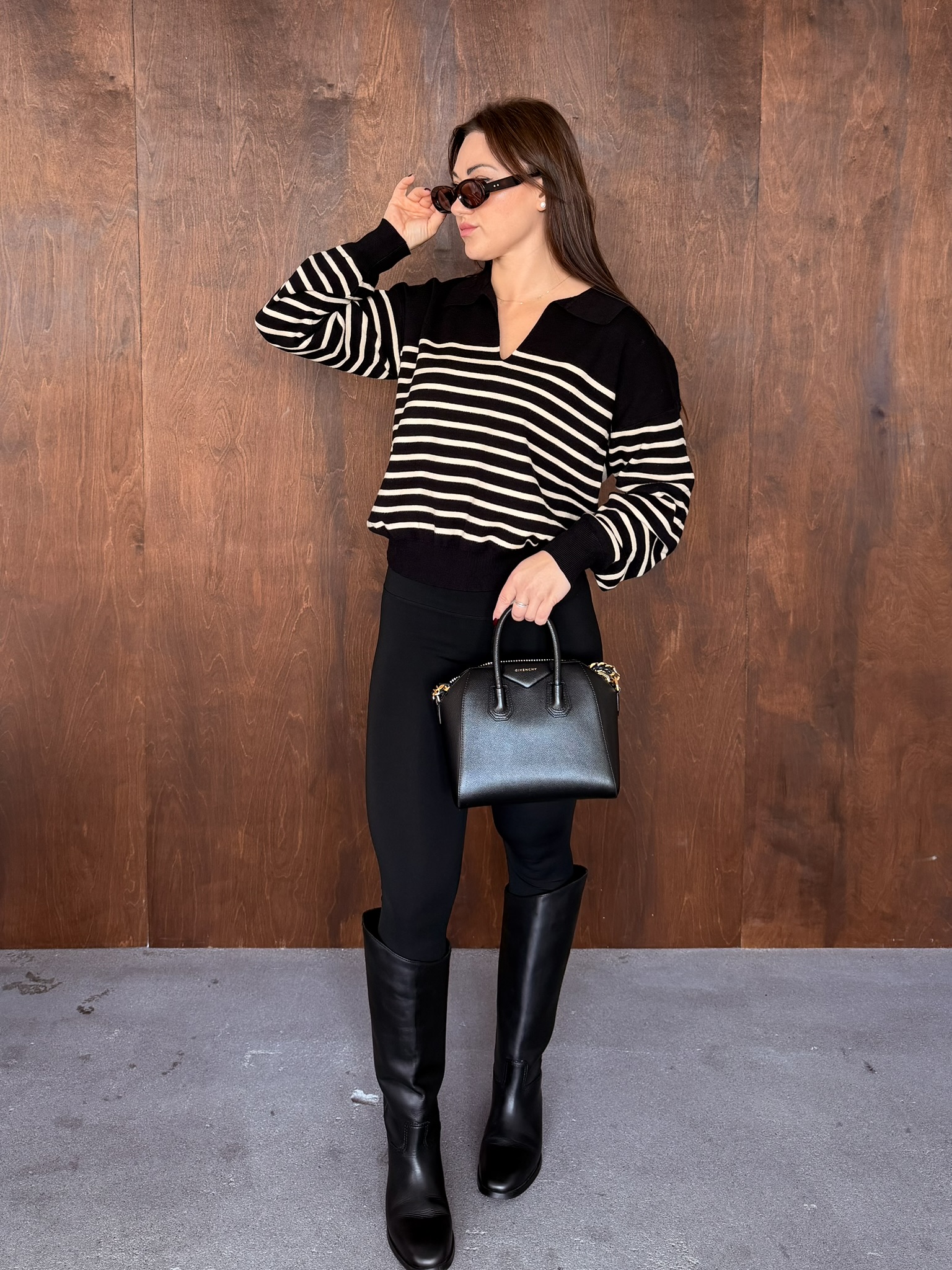 Sweter Polo w paski czarny - obrazek 3